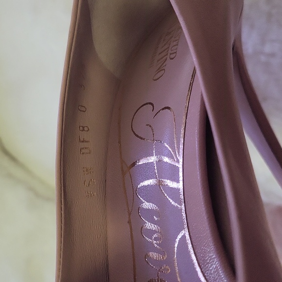 Valentino Garavani shoes - Picture 7 of 7